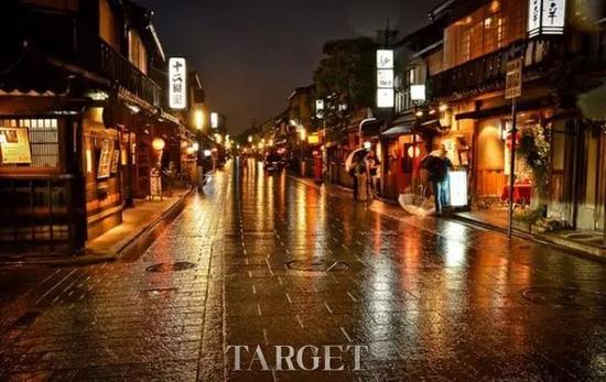 中国对日本的最新动态与小巷深处的独特风情与美食探索