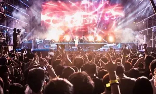 最新飞歌引领潮流音乐风潮，时尚旋律席卷而来