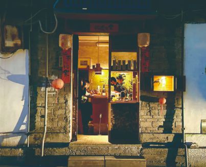 探索小巷隐藏宝藏，最新路由器小店奇遇