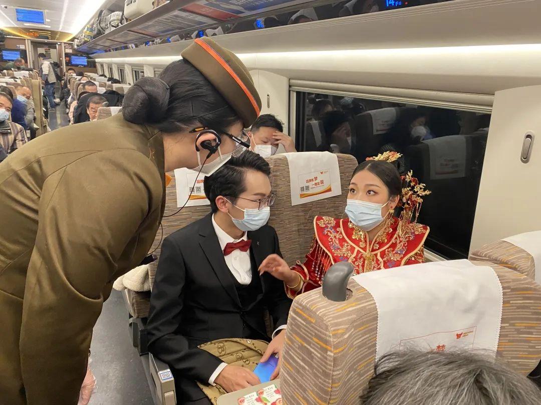 最新婚车车型，爱的奇妙旅程启程之际