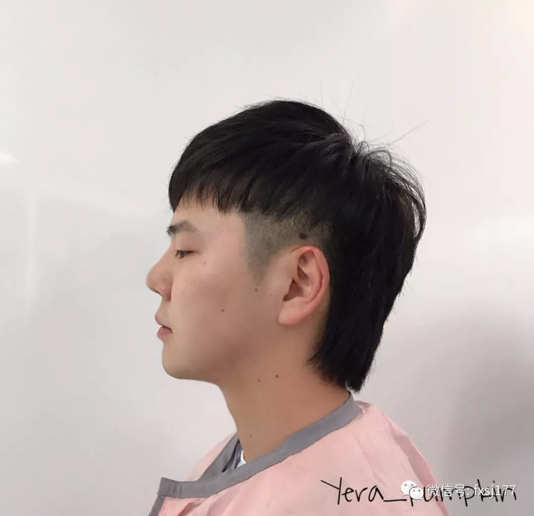 最新发型男，小巷深处的独特造型空间探索